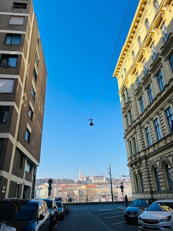 Bauhaus Flat In Amazing Location Appartement Boedapest Buitenkant foto